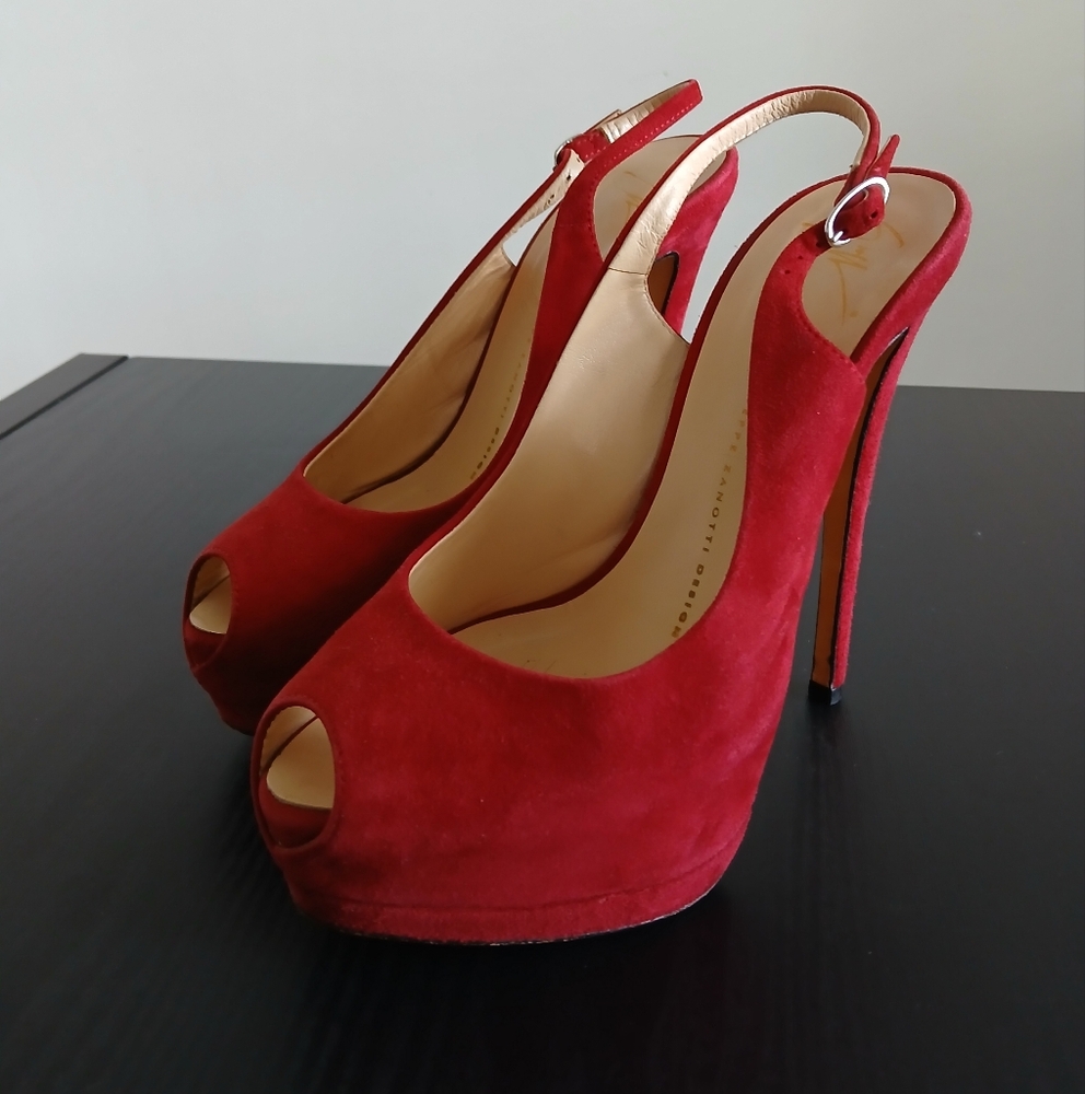 GIUSEPPE ZANOTTI PUMPS